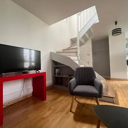 En Duplex Apartment